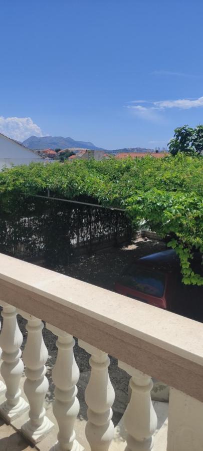 Lucija 2 Apartman Salona Kültér fotó