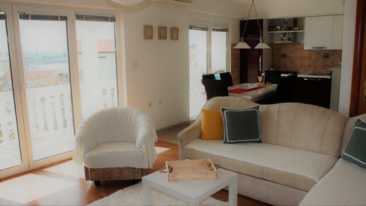 Lucija 2 Apartman Salona Kültér fotó
