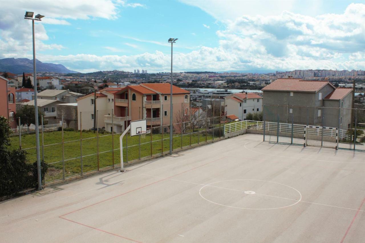Lucija 2 Apartman Salona Kültér fotó