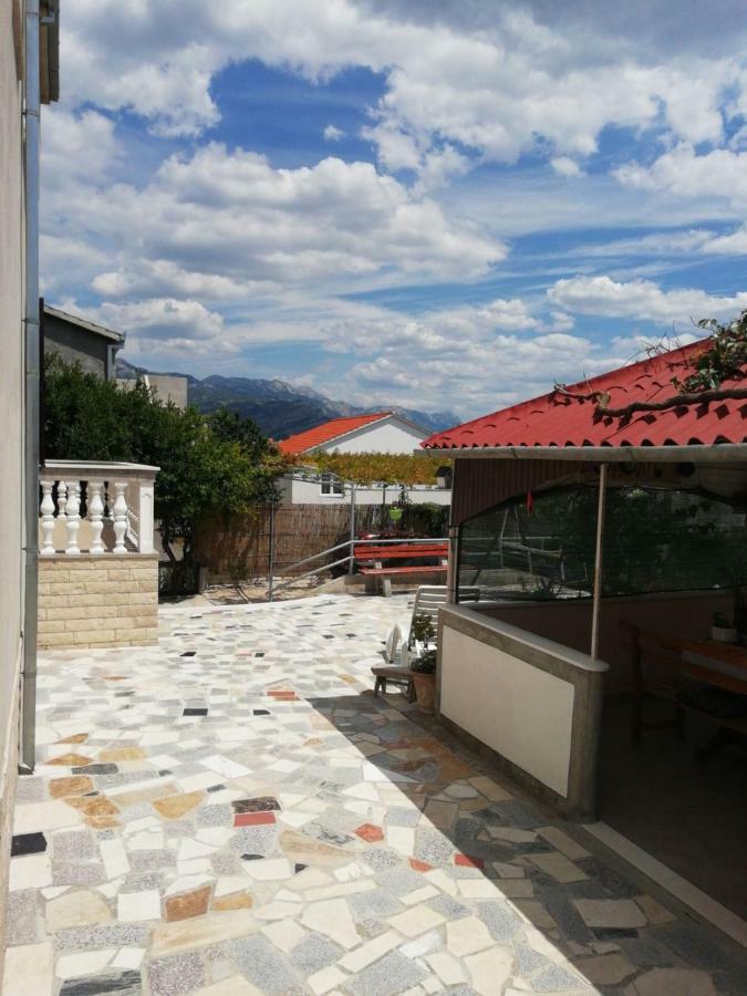 Lucija 2 Apartman Salona Kültér fotó