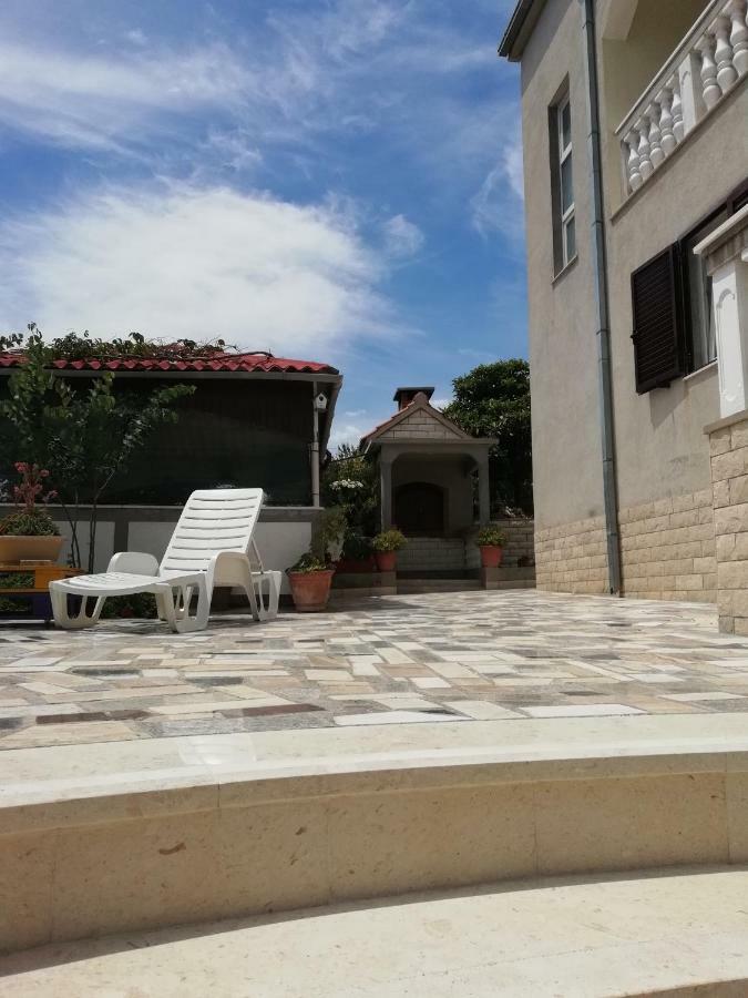 Lucija 2 Apartman Salona Kültér fotó